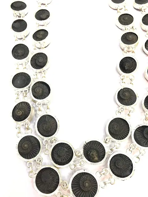 Original Shaligram Shila Kantha with Silver Cap – image 4